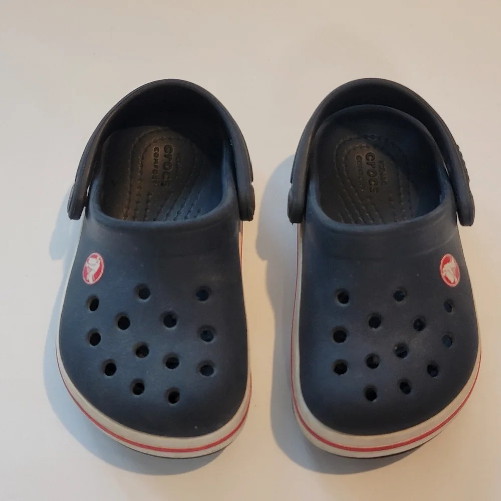 Crocs kids 6 Red white blue crocs kids slides shoes water shoes size 6 C6
